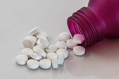 Useat lääkkeet saattavat aiheuttaa ummetusta, jopa laksatiivit.